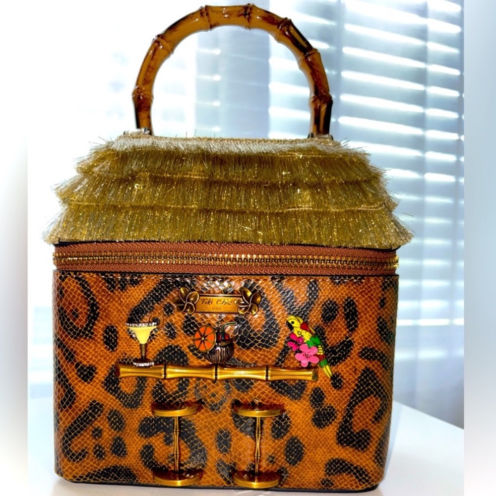 Meet Her at the 🦜Tiki Bar🍹Bag - Picture 11 of 11